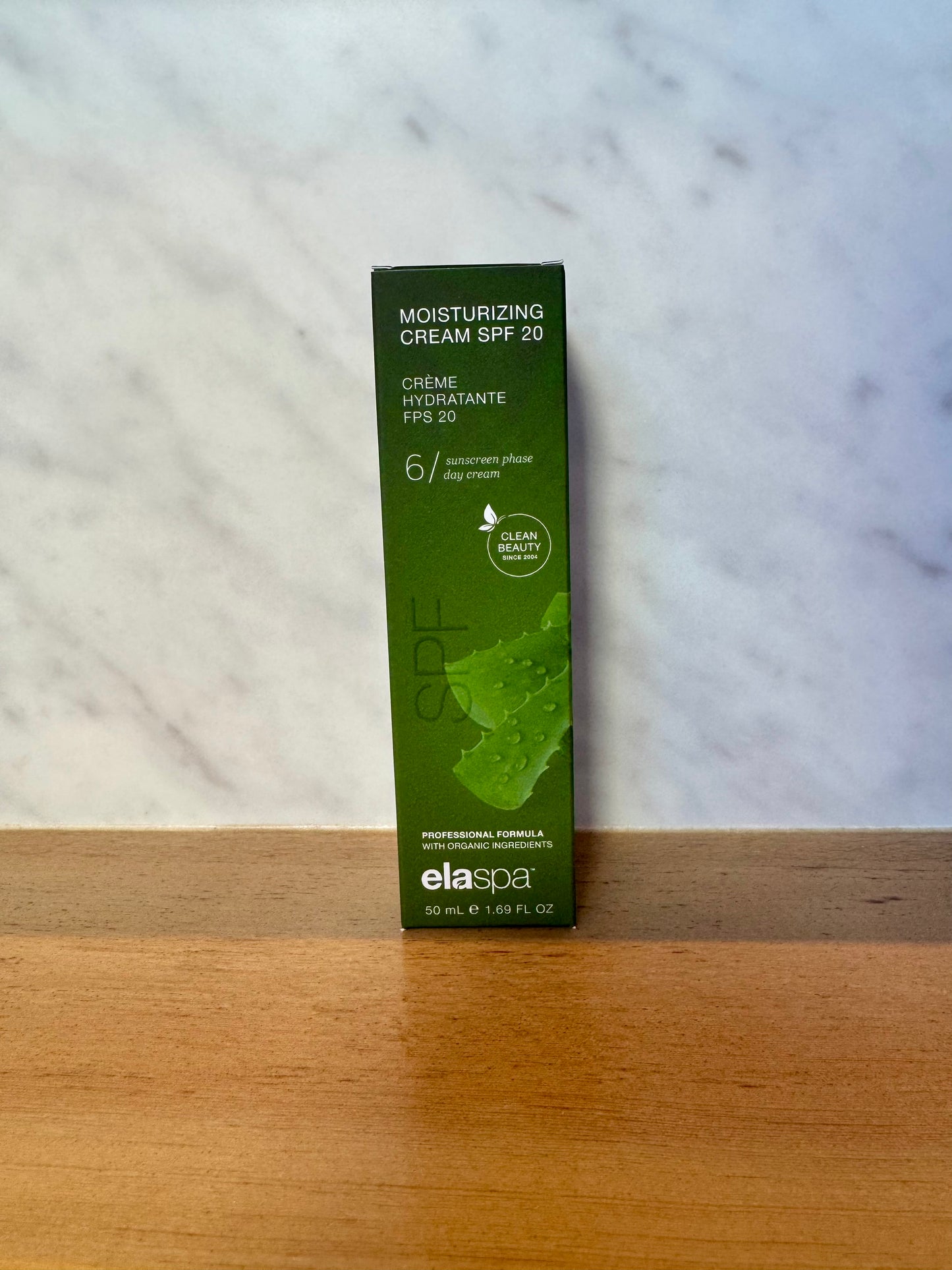 Moisturizing cream SPF 20